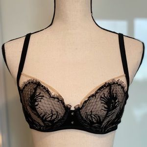 SOLD La Perla Bra 32C Fits like 30B